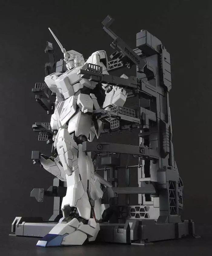 Gundam Gunpla MG 1/100 RX-0 Unicorn Gundam Full Psycho Frame – Image 8